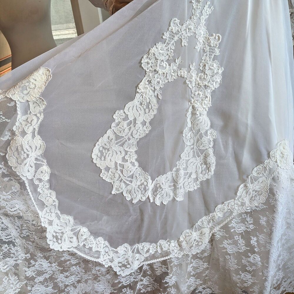 Vintage 1970s Bridallure Wedding Dress Floral Lace Gown Train Bridal Maxi Size 4 - Picture 7 of 16